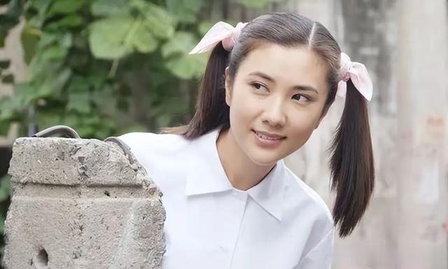 当年她败坏了印小天的名声,借此走红嫁给导演,如今怎么样了