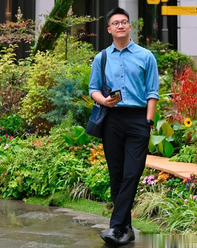 中年男人“去油腻”的3个诀窍:裤穿纯色、衣避深色、发不乱烫