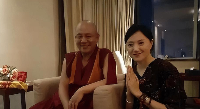 春晚|顶替闫妮上春晚爆红，靠“潜规则上位”的她，最后却进了精神病院