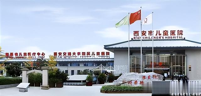 26岁女护士疑遭霸凌自尽!储物柜被撬、聊天记录曝光、卫健委回应