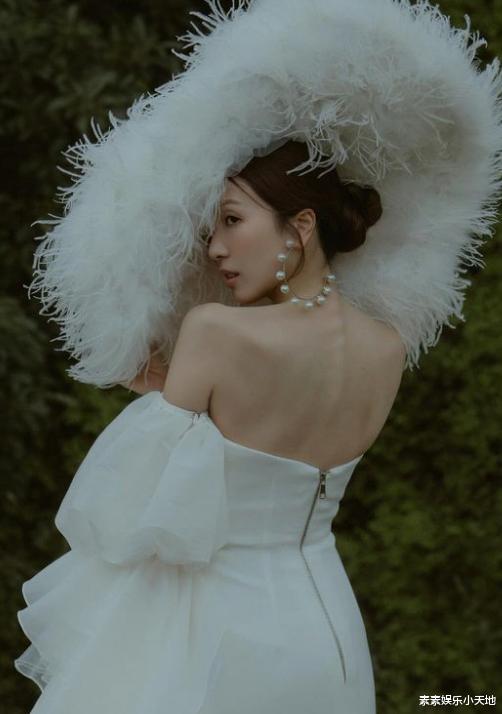 郭嘉文最新婚纱照曝光，这一刻她很漂亮，但遗憾李泽楷没有现身