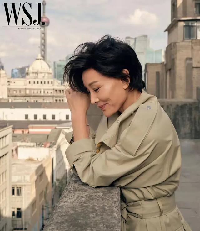 让春晚导演向全国道歉,入美国籍却回中国捞金,她到底什么来头?