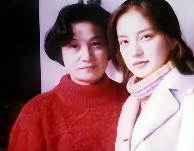 赵薇母亲魏启颖:儿媳妇卷走5.2亿,女儿彻底封杀,丈夫也去世