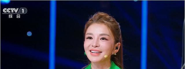 央视《星光大道》主持阵容换血，这次播出时段也调整了