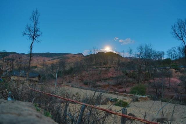 奔跑吧兄弟|31岁登春晚爆红后，他第一件事，就是连夜回家给女儿扫墓