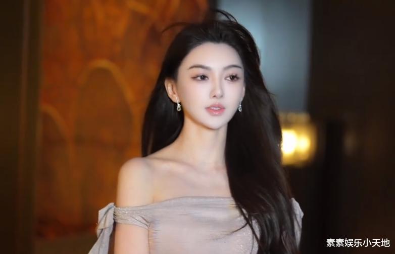 叶珂澄清与黄晓明关系！再次回复网友：不要再乱猜测了