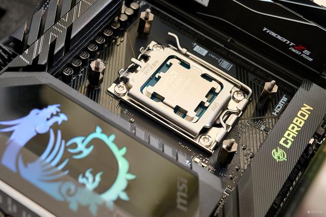 AMD风头正盛，Intel全新升级，2024旗舰处理器横评测试！