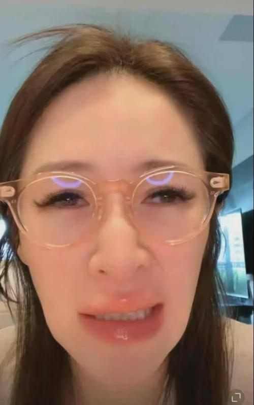 素颜堪称“照妖镜”，镜头前美若天仙，卸妆后，网友：大妈你谁？