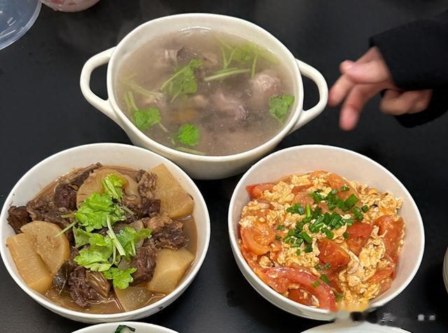 深圳女子晒婆婆婚前婚后做饭变化,走红朋友圈,网友:搞笑又真实
