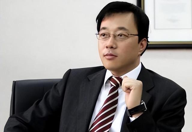 輪到美被“壟斷”！“中國(guó)芯片之父”棄美回國(guó)，作用比核武器還大