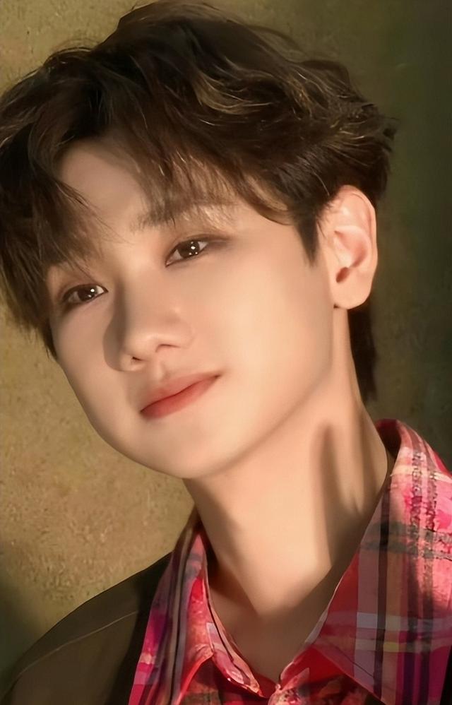 年关将近而娱乐圈再掀风波！汪苏泷被爆夜会3女，赵露思紧急入院