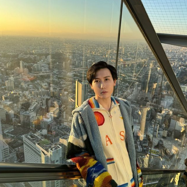 曾经靠“蛇精脸”爆红,性别成谜的刘梓晨,如今却认不出本尊