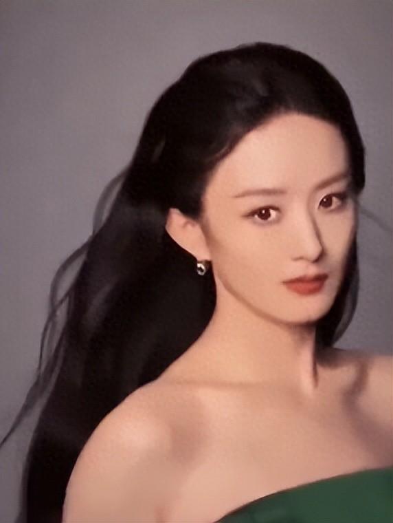 赵丽颖新造型引热议:提裙侧颜,美翻天!