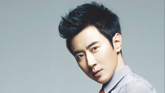 高梓淇与儿子再同框，父子相聚温馨又幸福，礼物看爸爸充满期盼