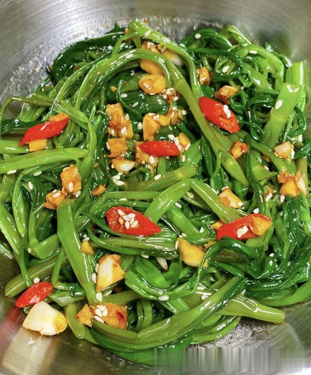 越吃越瘦的一道菜，夏天遇见别手软，随手拌一盘，赶走大肚腩！