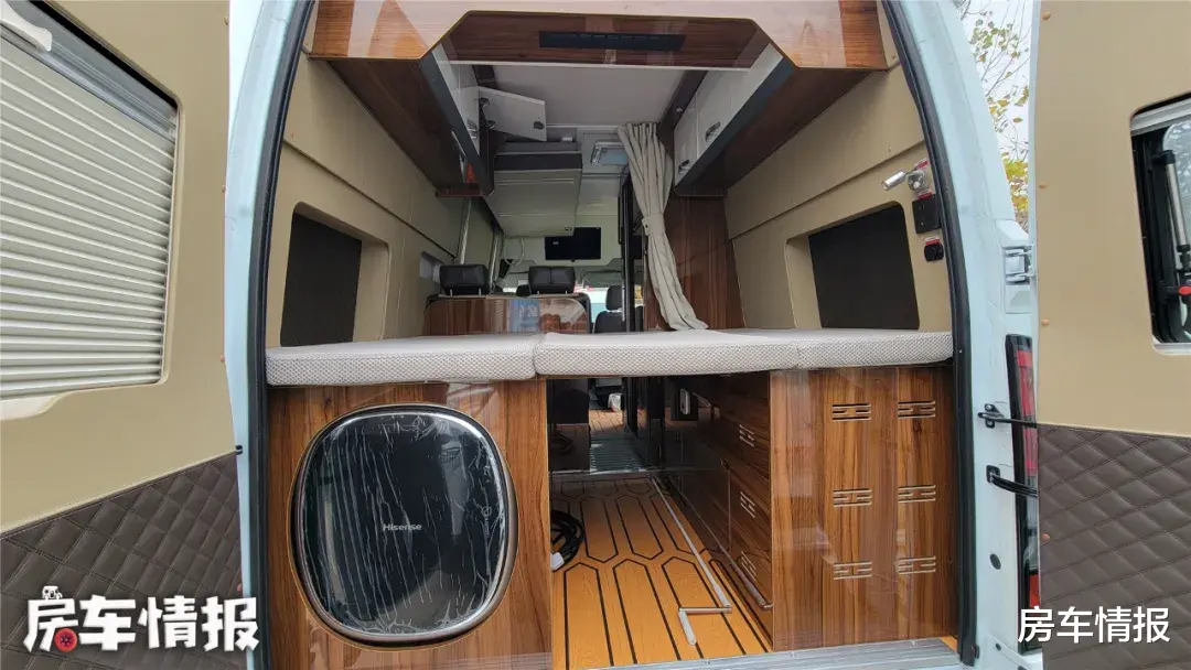 21.8万起！带6座3张床的房车来了，能洗澡做饭性价比真的挺不错