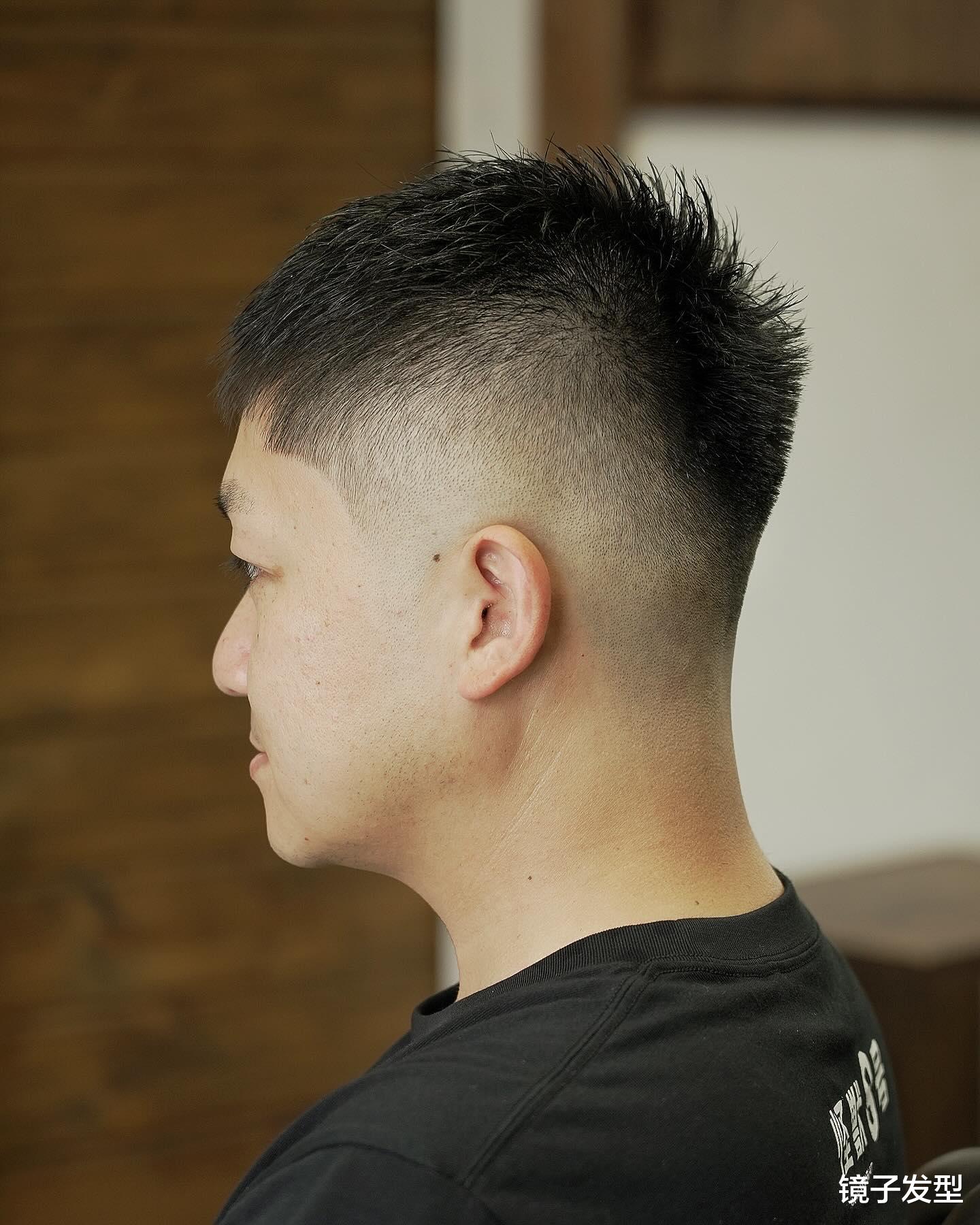 人到中年,男士选周边铲短发型,精神时尚很有型