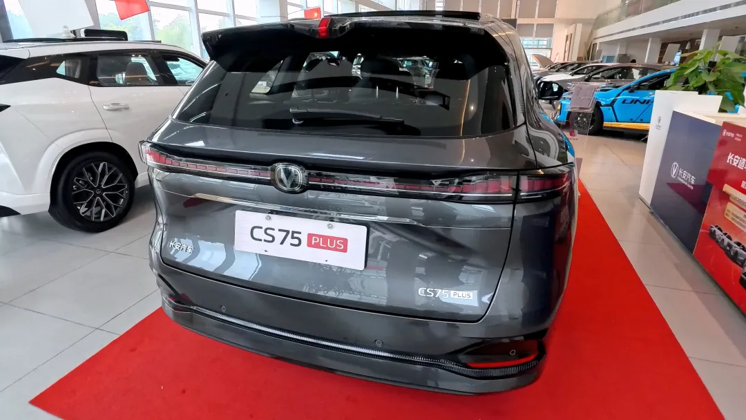 长安第四代CS75 PLUS配爱信8AT，APA5.0代客泊车