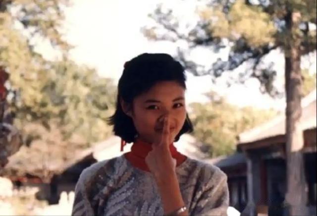 56岁周涛素颜真实状态曝光,气质绝佳似40岁,这才是央视最美主播