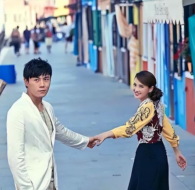 秦昊携伊能静国庆回沈阳，小姨首次出镜气场强，姨夫更是大官