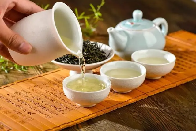 肺病是喝茶喝出来的？医生：即使再好的肺，也不能天天喝这2茶