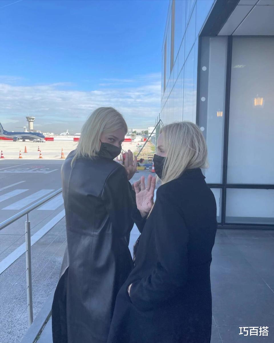 顶级白富美妮可拉真是人生赢家!父母宠爱老公偏爱,有颜又有才