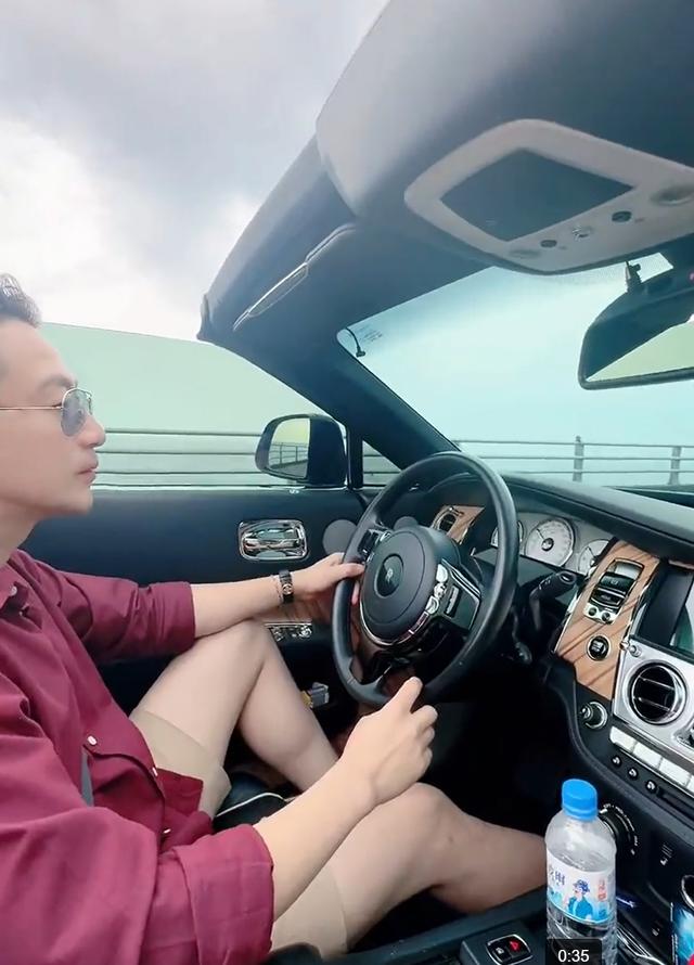 大S炫酷老公骑自行车,汪小菲霸道开宾利!豪门恩怨新番上演!