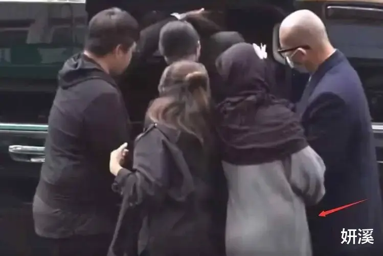 大S骨灰放家里的原因:具俊晔会一直陪伴着她,邻居没有什么意见