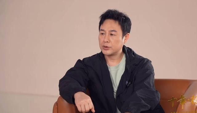 知名导演透露内幕，张颂文原来是得罪资本了，挡了某位哥哥财路