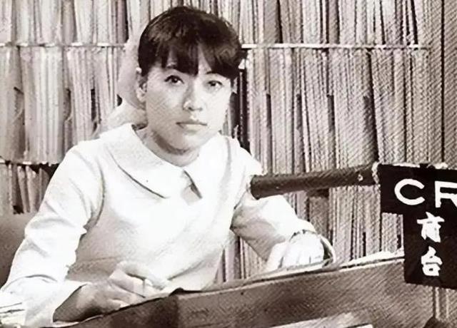 曾拿400万帮女儿还债，76岁惨遭无情抛弃，身无分文借钱度日