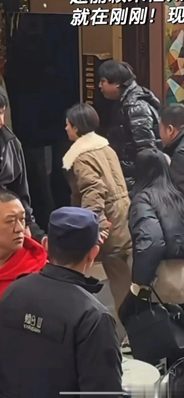 赵丽颖黄晓明拍戏路透,我滴个天呐不愧是赵满楼,人气好高