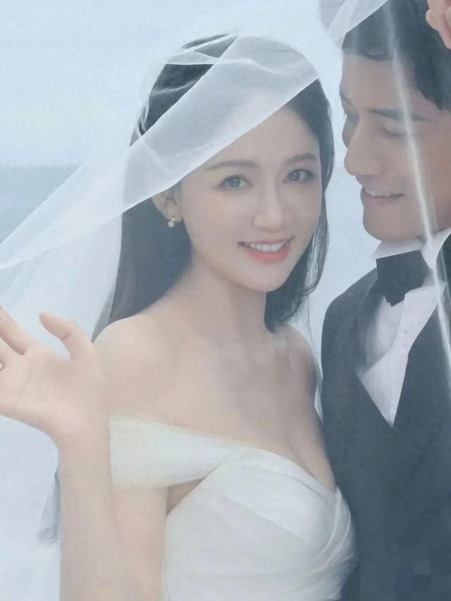 我还是第一次看到明星结婚晒礼金的!