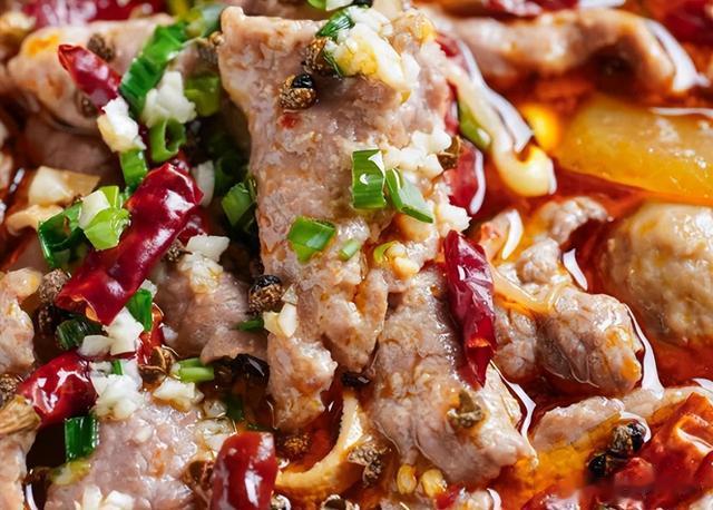 5月肉食经典，水煮牛肉太解馋，鲜辣嫩口又下饭，风味绝绝子