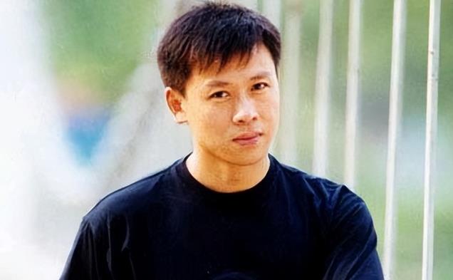 演员胡亚捷,和妻子汤静三次闹离婚,结果越吵感情越越坚固