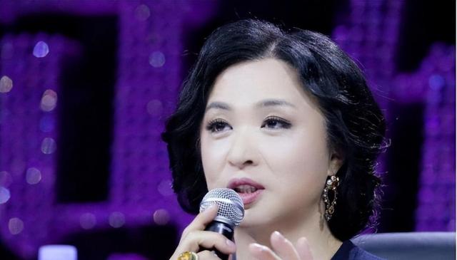 离婚2年,才看懂黄晓明的这盘“大棋”,原来金星真的没说错