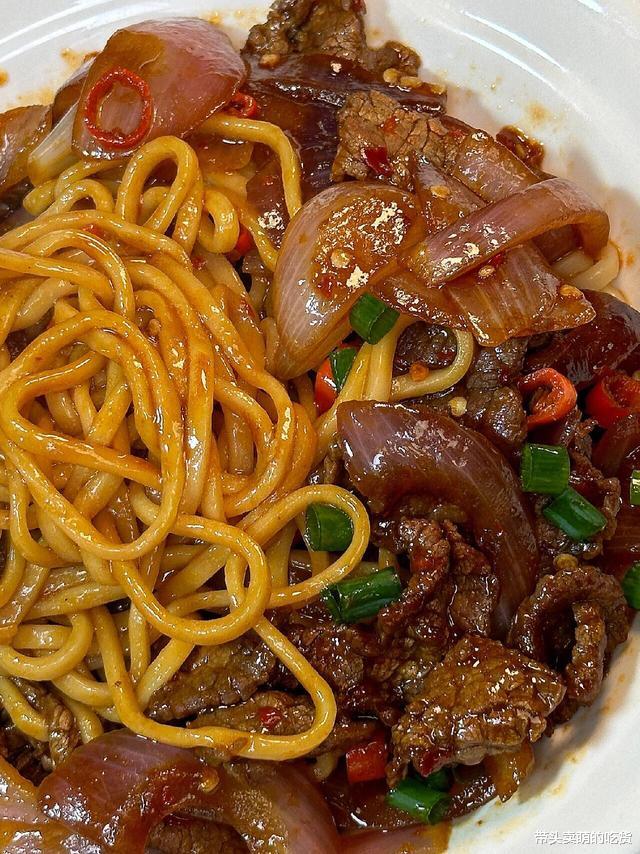 爱吃面的人可别错过这3种做法，酱香浓郁有弹性，吃完一碗又一碗