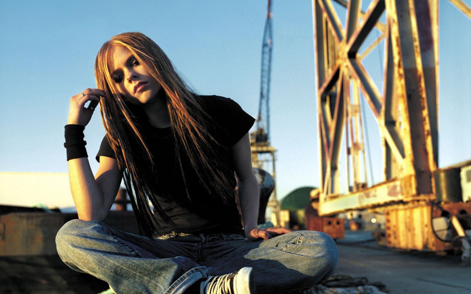 艾薇儿亲自下场辟谣了:否认上《歌手》,期待来中国巡演!