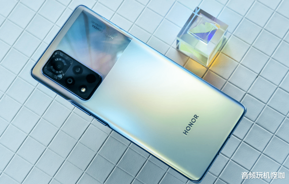 荣耀手机重蹈覆辙,新机的前途“摇摇欲坠”?