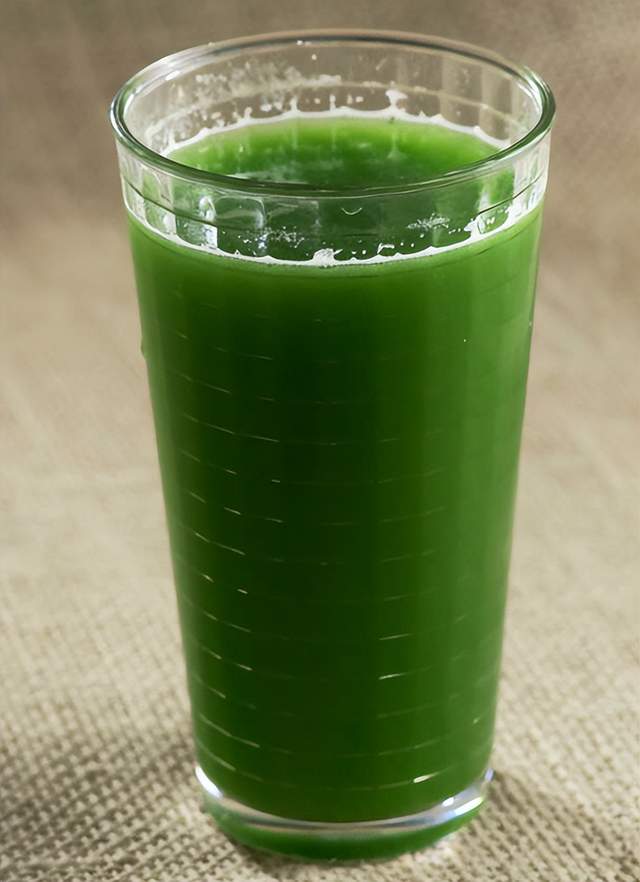 52岁阿姨不吃晚饭,只喝黄瓜汁,减脂降压,3个月后身体大变样!