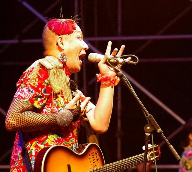 二手玫瑰梁龙：我“睡过”王菲，因谢霆锋分手，王菲听说后：呸！