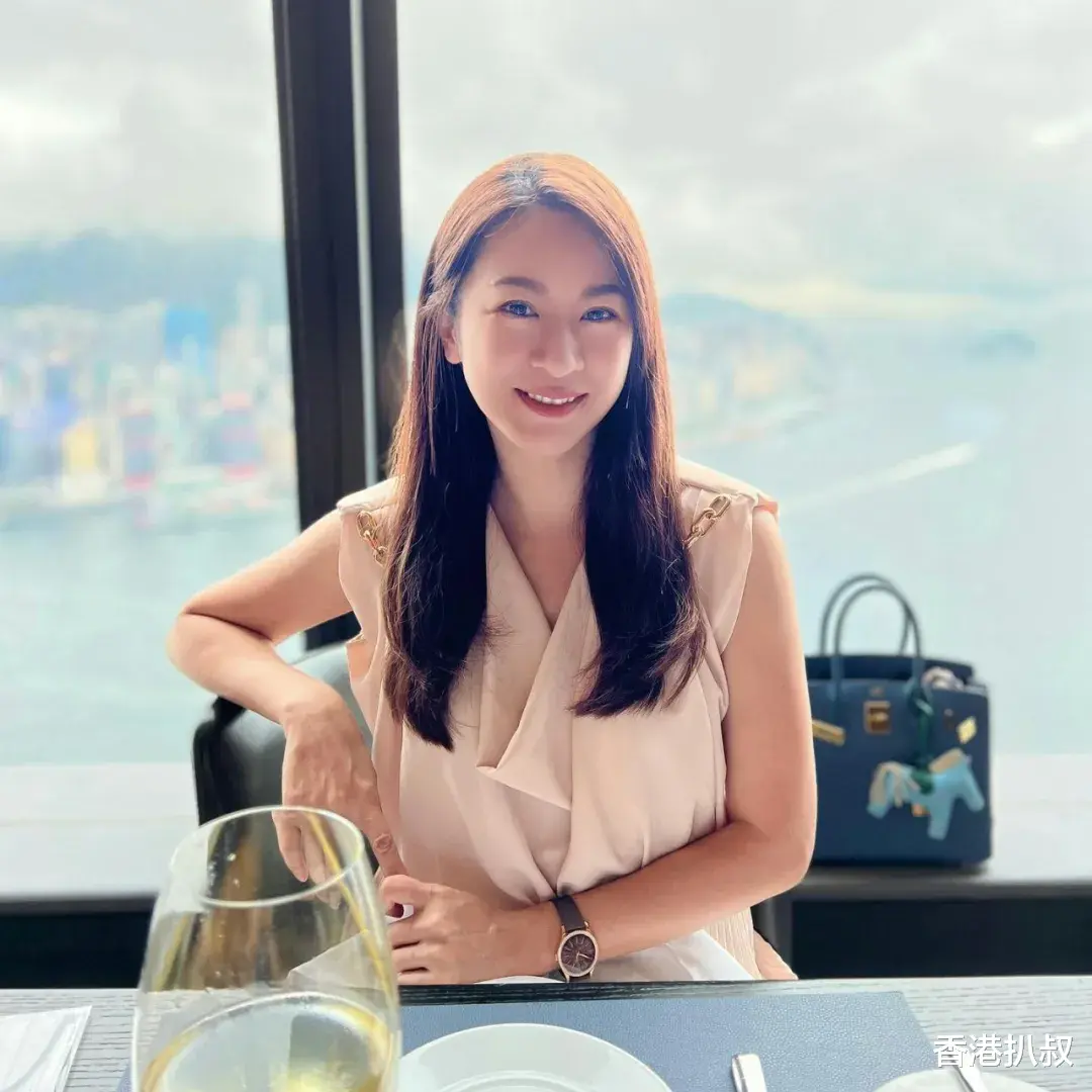 45岁前TVB「御用丫鬟」不甘跑龙套离巢北上做政协　忽然富贵感情仍空白！