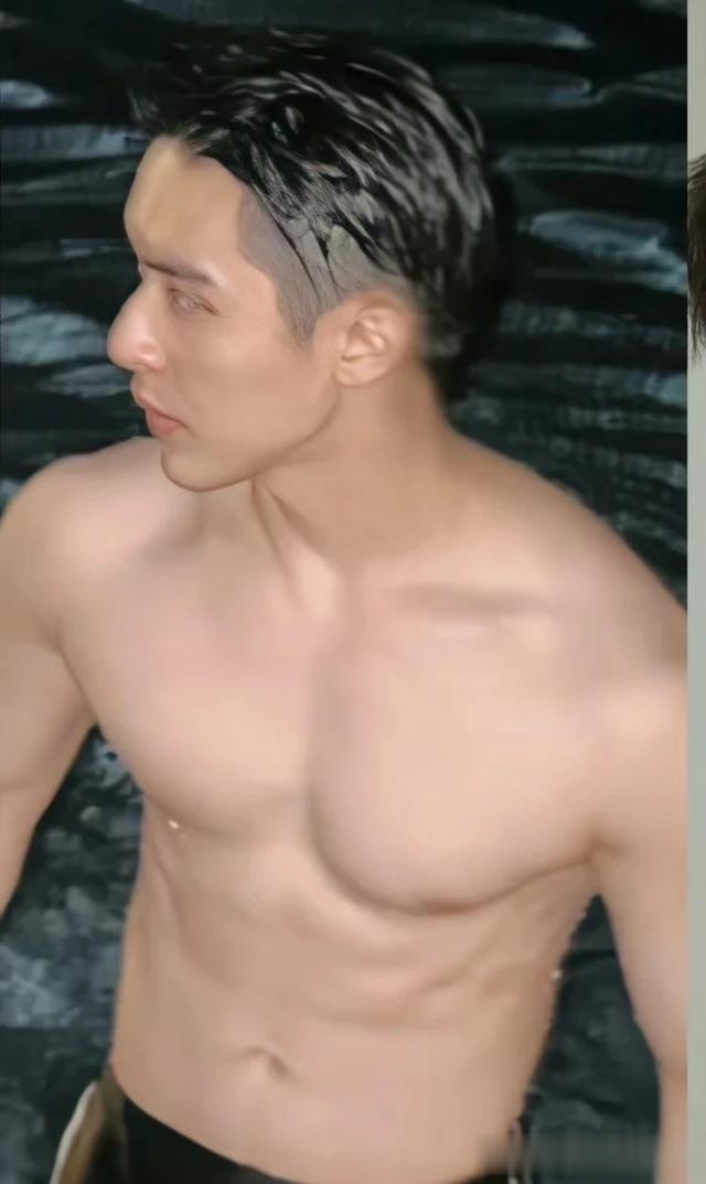 张逸杰新晋男演员,身上散发青春活力满满的气息,自带贵族气质。