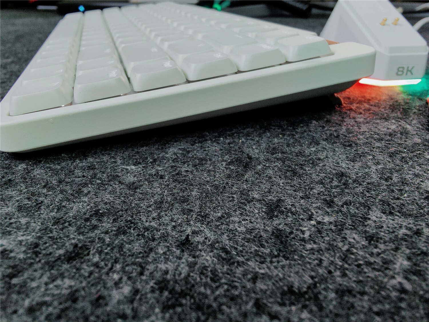 洛斐小顺青春版矮轴机械键盘评测:高性价比之选,轻薄与舒适并存