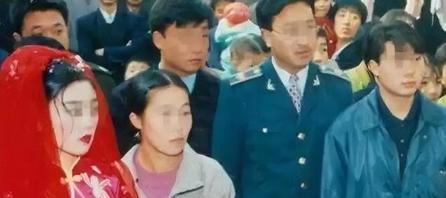 1993年老人带狗参演谢晋电影《老人与狗》,拍完人与狗皆惨遭枪毙