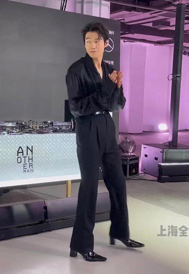 伊能静儿子恩利露腰,魏大勋缝衣领,宋佳邱天穿男装,穿的都太癫