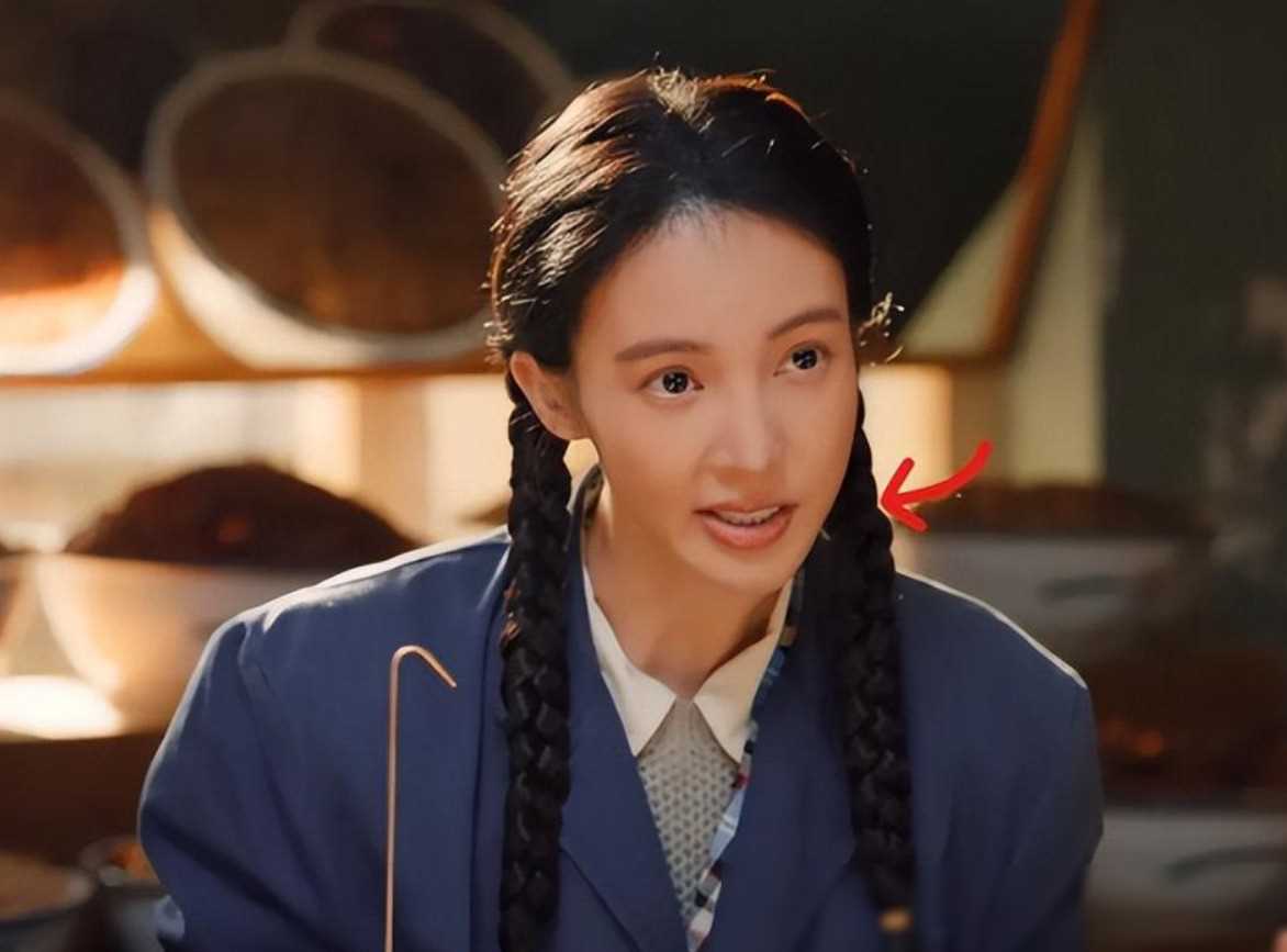 张艺谋的担心是对的!当“整容脸”的风吹进央视,连郑晓龙都翻车