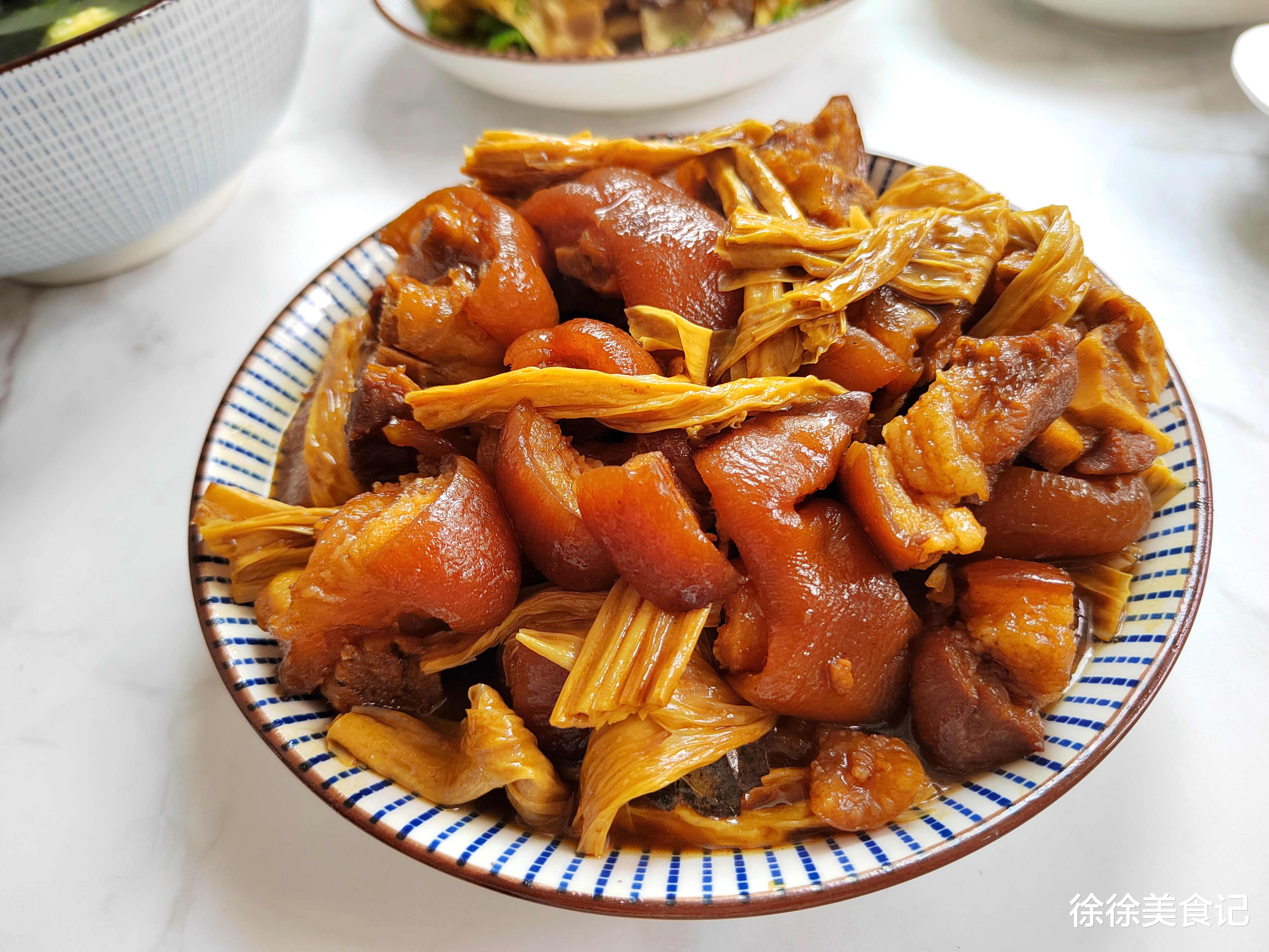 婆婆過生日，冒著高溫做了6菜1湯，卻被吐槽太摳門，兒媳發(fā)飆了