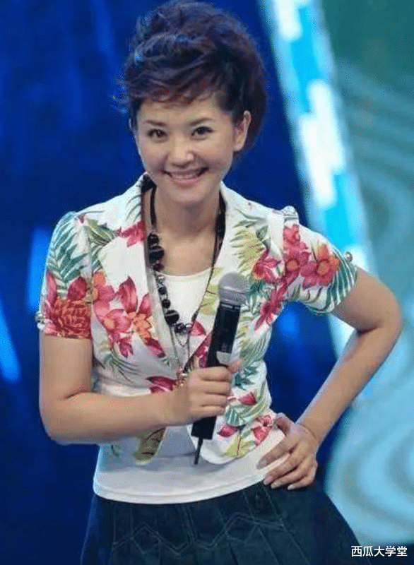 央视“一姐”方琼的消失,是整个主持界的悲哀和损失