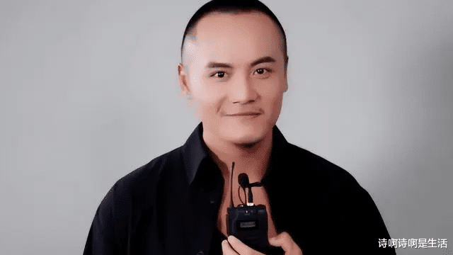 举贤不避亲!张嘉译带表弟拍戏20年,如今他的大火就是最好的报答