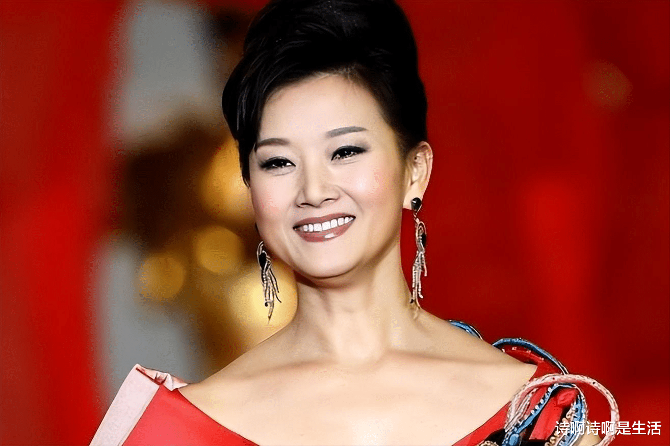 隐退11年,一张照片暴露宋祖英“真实处境”:再不回去我就没家了